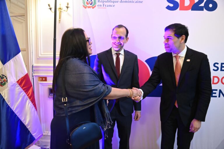 Roberto Ángel Salcedo encabeza la apertura de la Semana Dominicana en Francia
